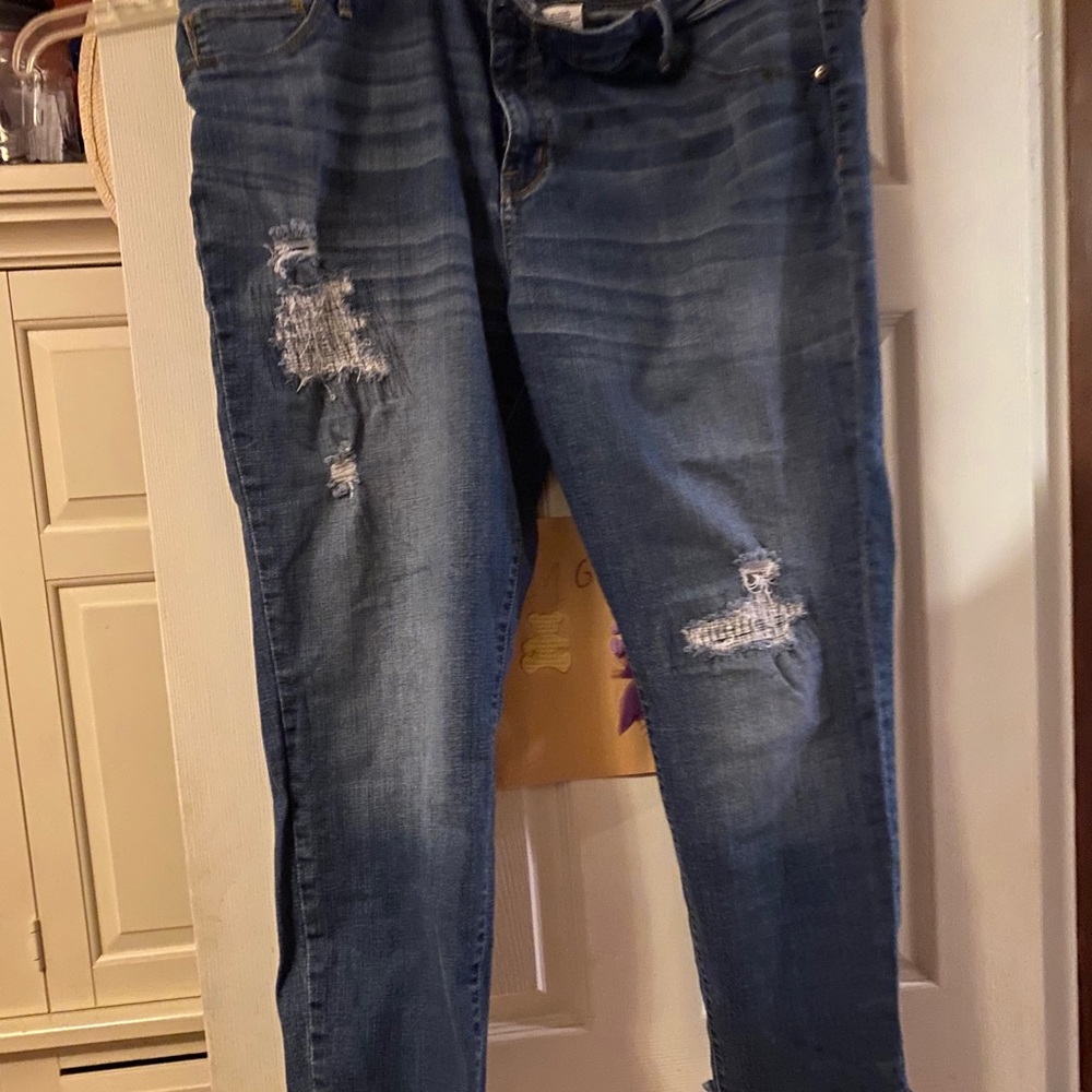 Ava & Viv Distressed Cropped Jegging 24W